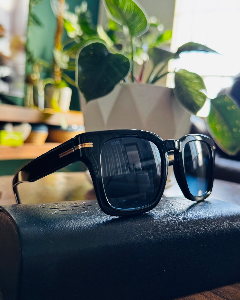 Boss sunglasses - no scratch