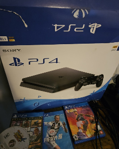 PLAYSTATION 4 SLIM