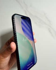 iPhone 15 . 