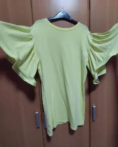 Robe jaune pâle